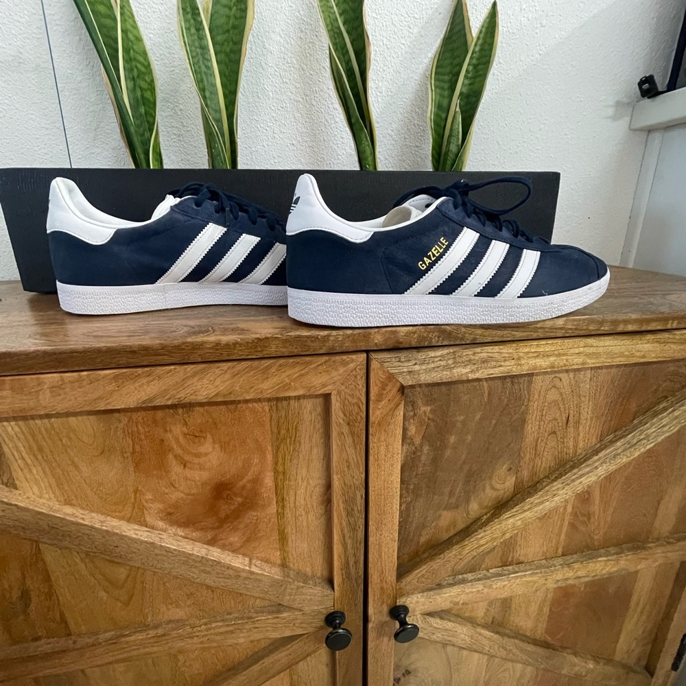 Adidas Gazelle men’s size 9.5
